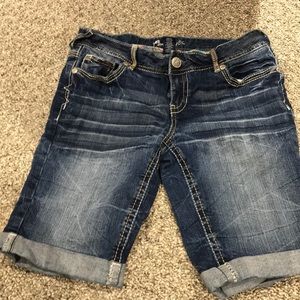 Amethyst Bermuda shorts